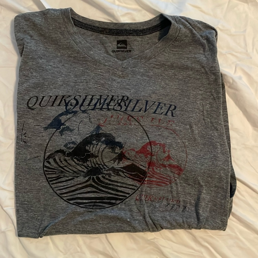 Quicksilver t-shirt